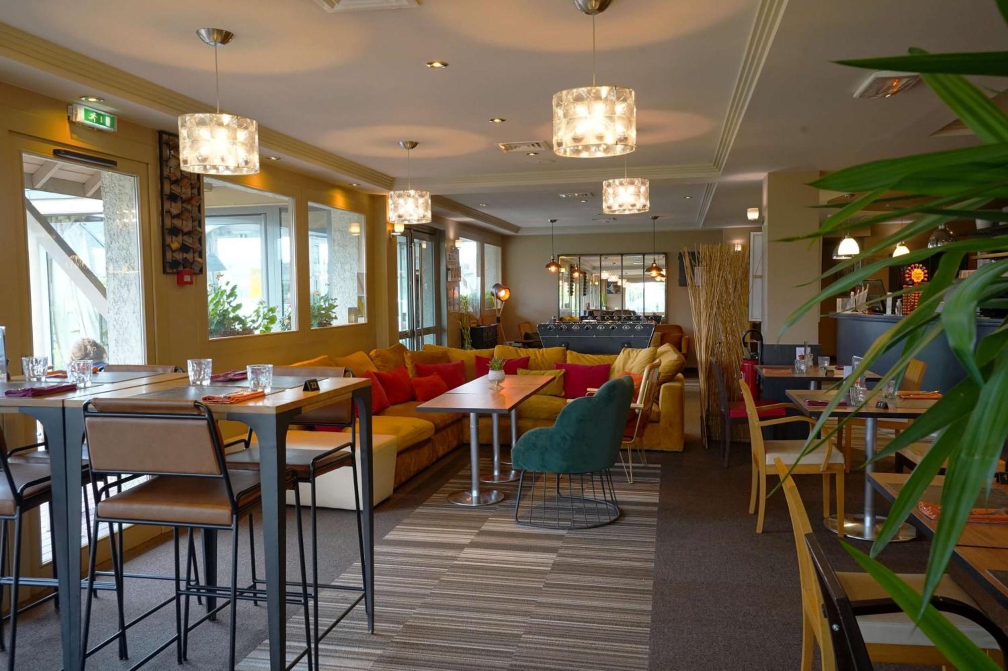 เบสต์ เวสเทิร์น อาเตลิเย 117 Hotel Maubeuge ภายนอก รูปภาพ