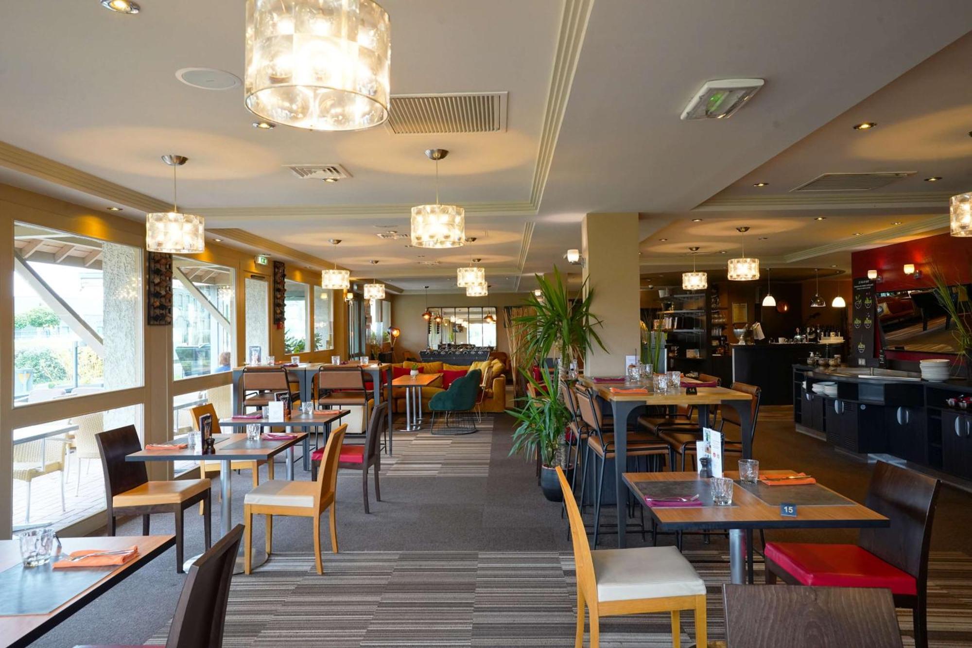 เบสต์ เวสเทิร์น อาเตลิเย 117 Hotel Maubeuge ภายนอก รูปภาพ