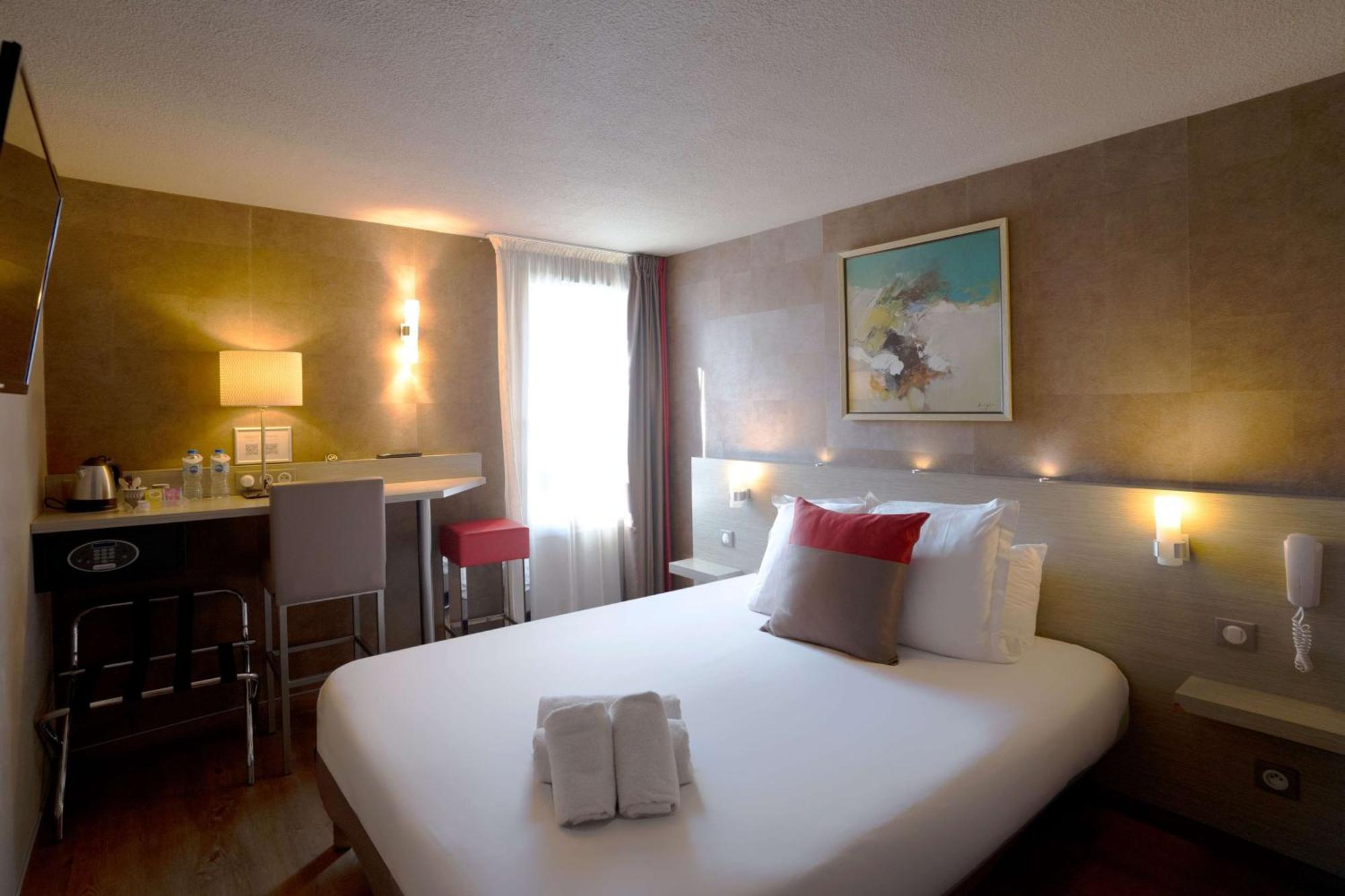 เบสต์ เวสเทิร์น อาเตลิเย 117 Hotel Maubeuge ภายนอก รูปภาพ