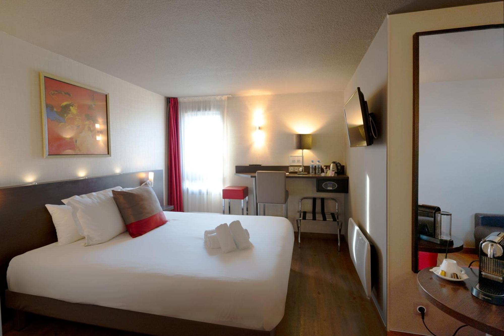 เบสต์ เวสเทิร์น อาเตลิเย 117 Hotel Maubeuge ภายนอก รูปภาพ