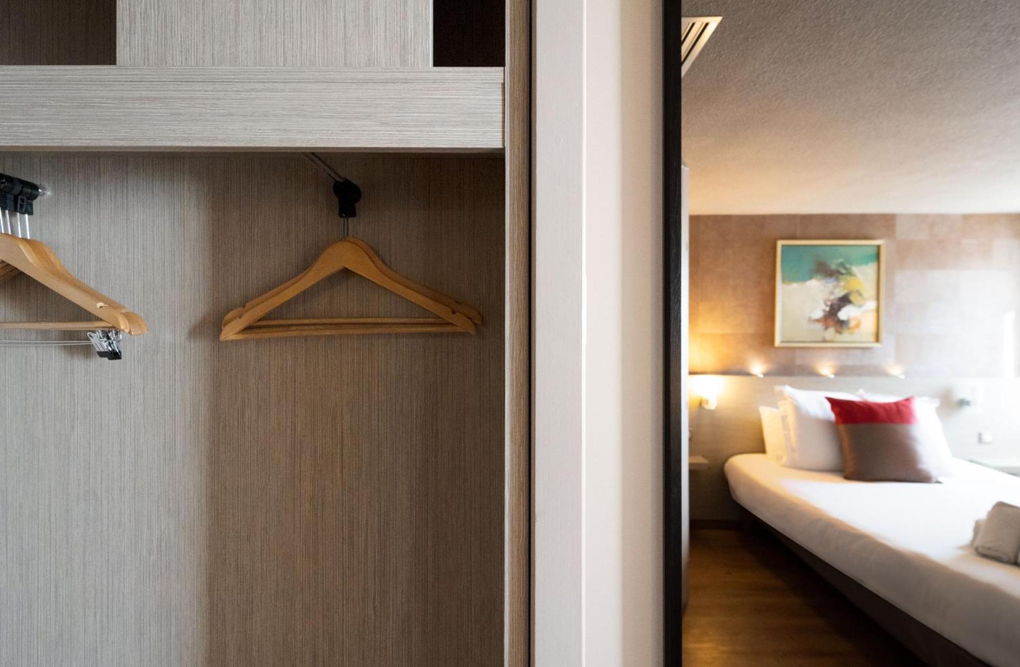 เบสต์ เวสเทิร์น อาเตลิเย 117 Hotel Maubeuge ภายนอก รูปภาพ