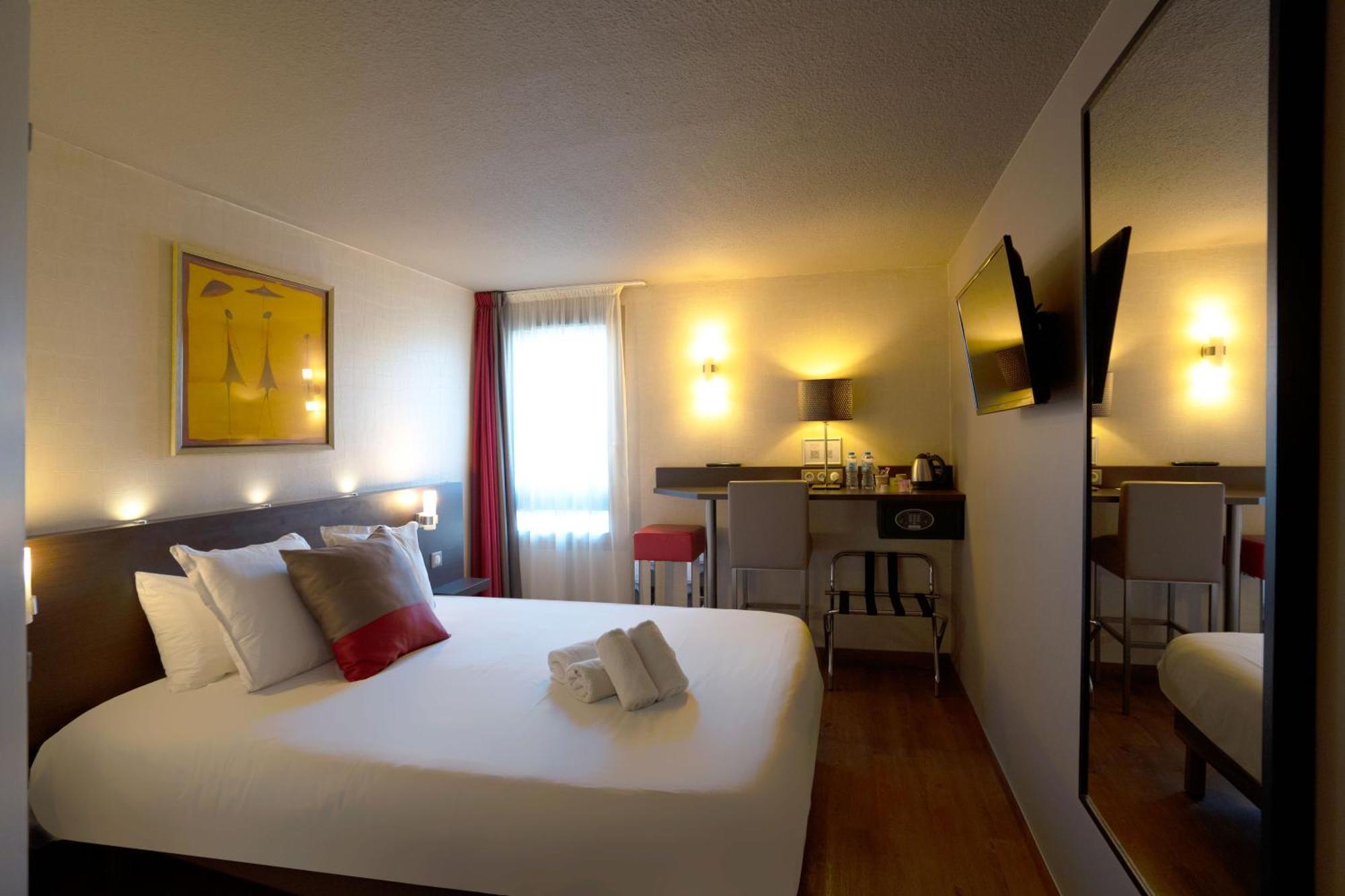 เบสต์ เวสเทิร์น อาเตลิเย 117 Hotel Maubeuge ภายนอก รูปภาพ