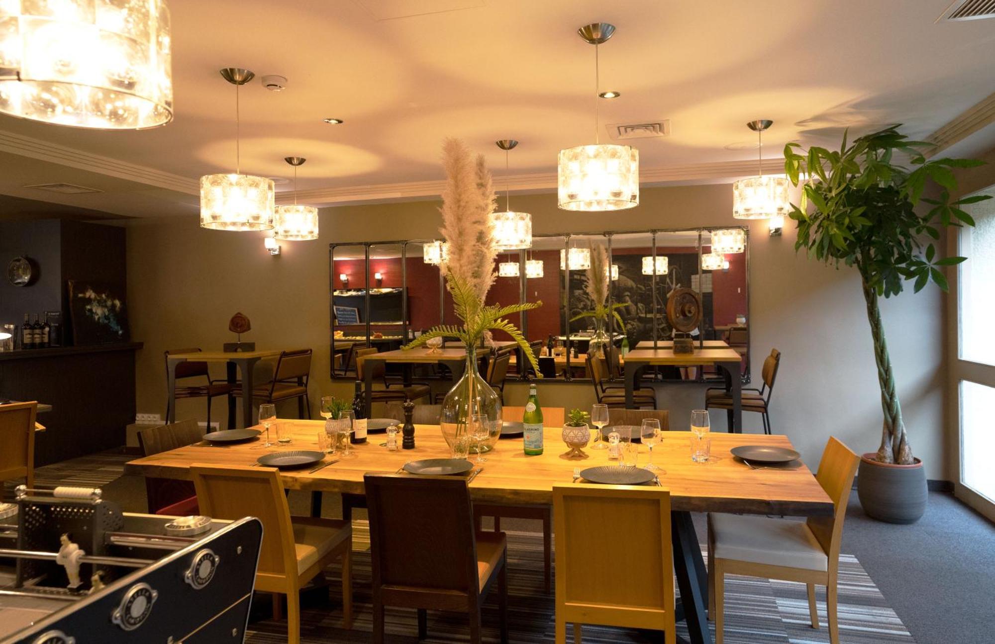 เบสต์ เวสเทิร์น อาเตลิเย 117 Hotel Maubeuge ภายนอก รูปภาพ