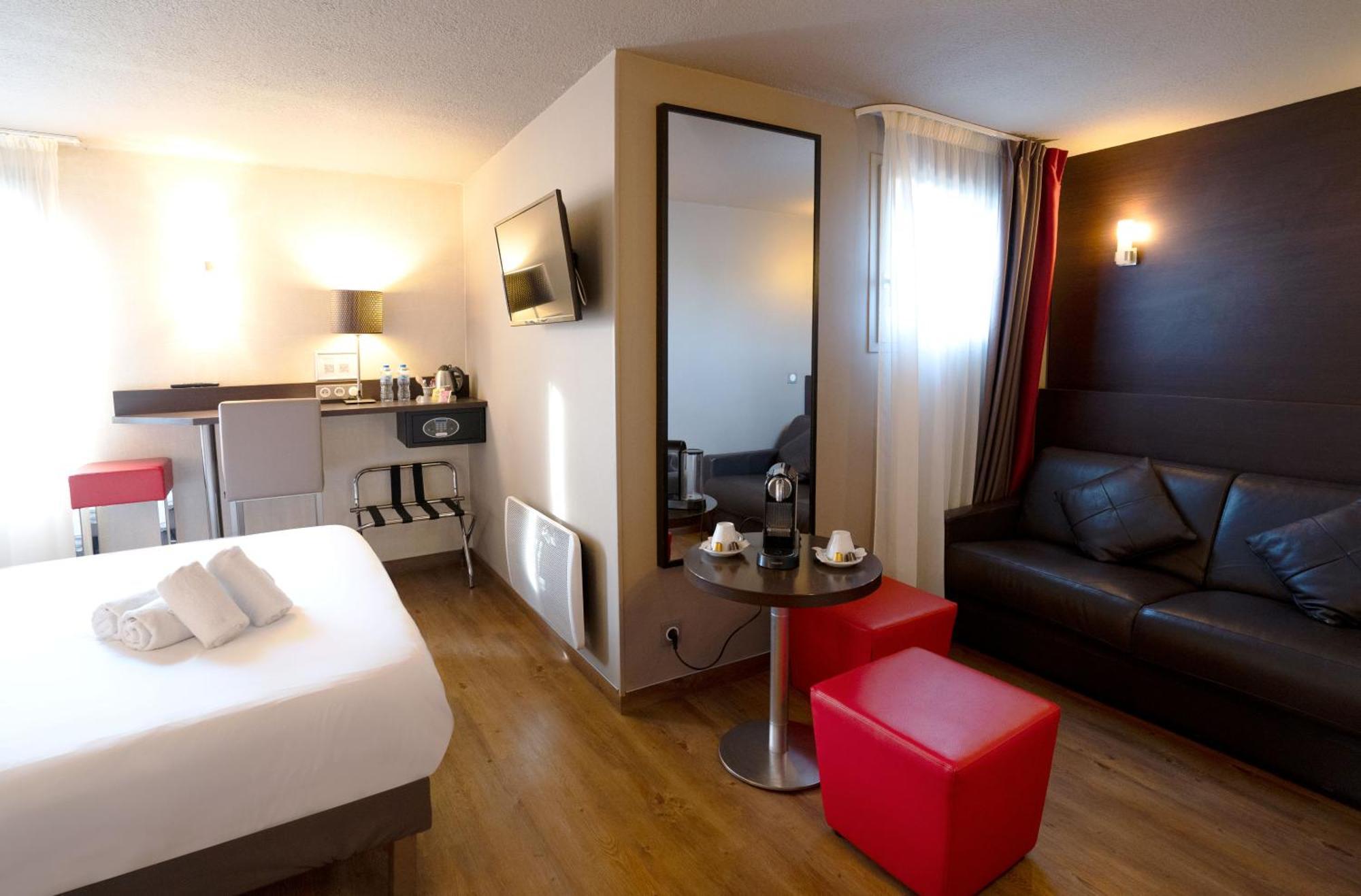 เบสต์ เวสเทิร์น อาเตลิเย 117 Hotel Maubeuge ภายนอก รูปภาพ