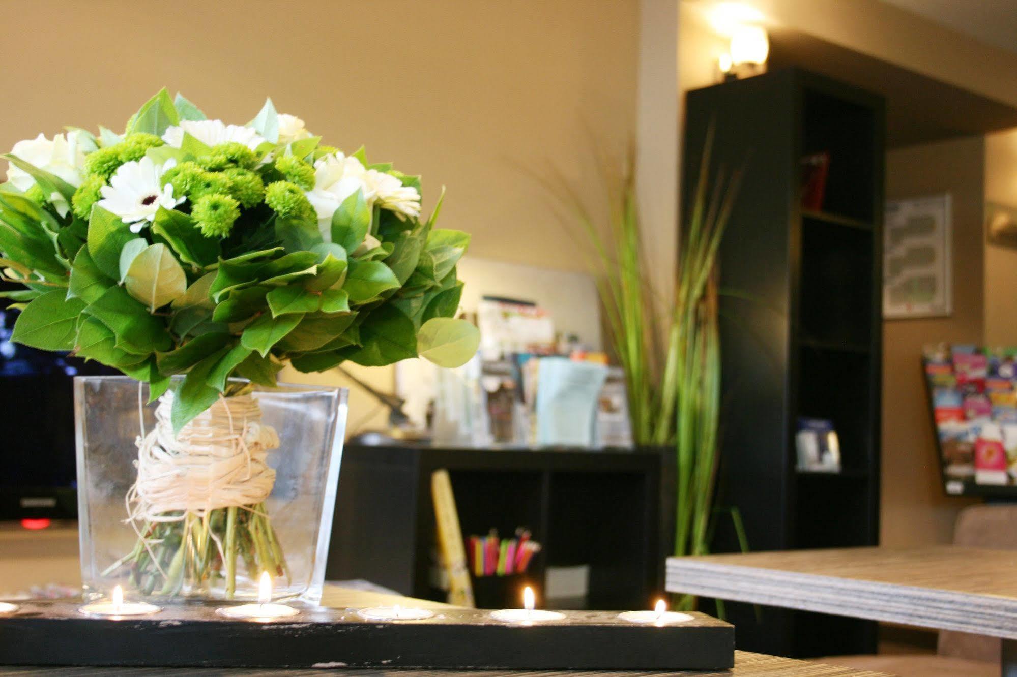 เบสต์ เวสเทิร์น อาเตลิเย 117 Hotel Maubeuge ภายนอก รูปภาพ